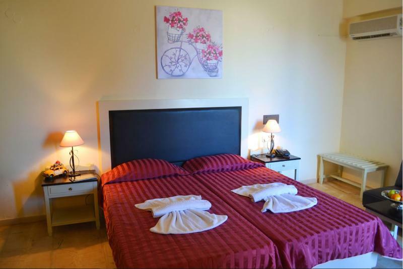 Amnissos Hotel Pigianos Kampos  ภายนอก รูปภาพ